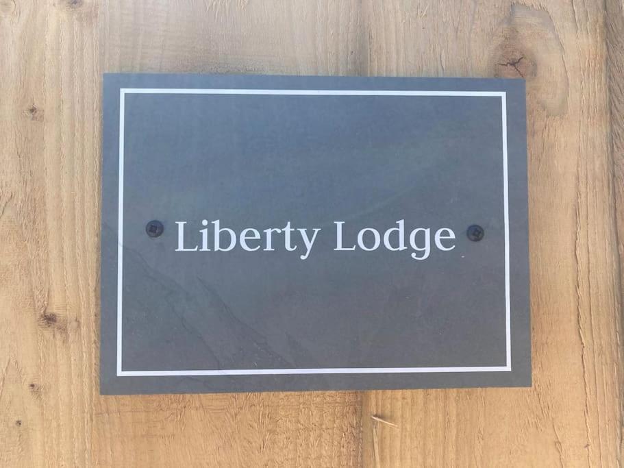 Liberty Lodge Winsham Dış mekan fotoğraf